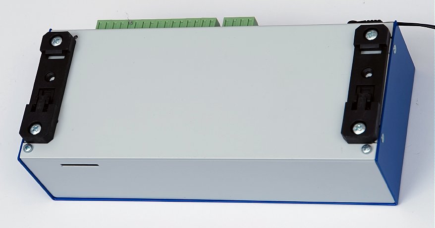 LB-480S Rejestrator danych - widok od strony uchwytów montażowych